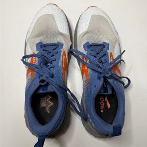 Brooks Trail Running shoes - men’s 9.5